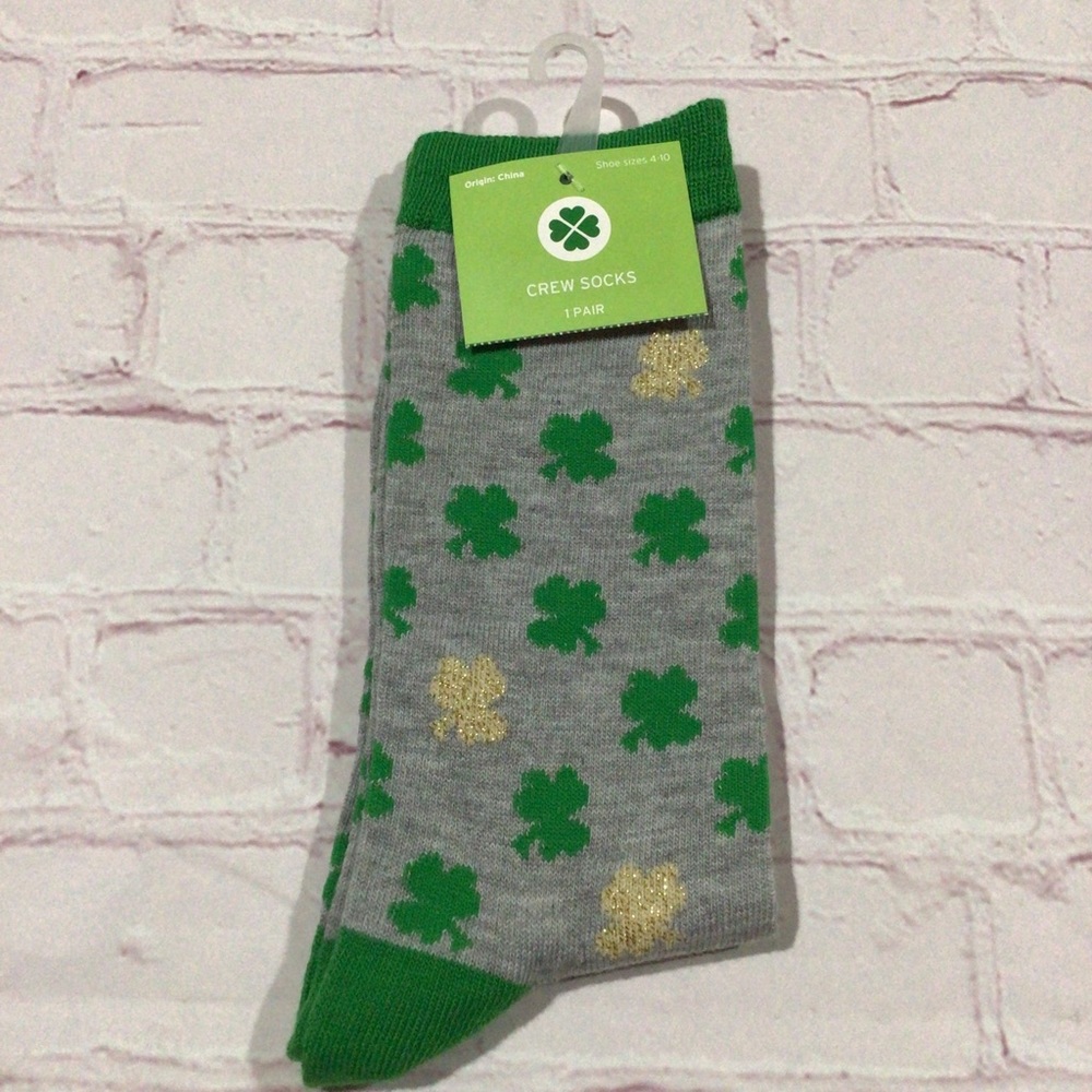 St. Patrick’s Day Shamrock Crew Socks - NWT - Picture 1 of 3